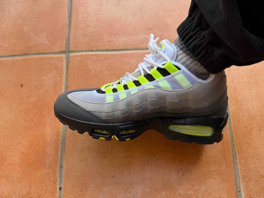 履いてなんぼでしょっていうことで早速😆。
普段メンズ26.