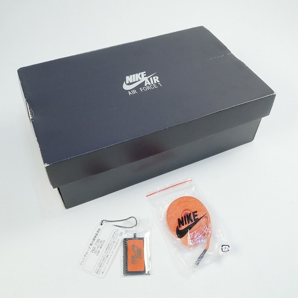 Vlone のフォース1のBOXって何種類あるんですか？
この2つのBOXによ