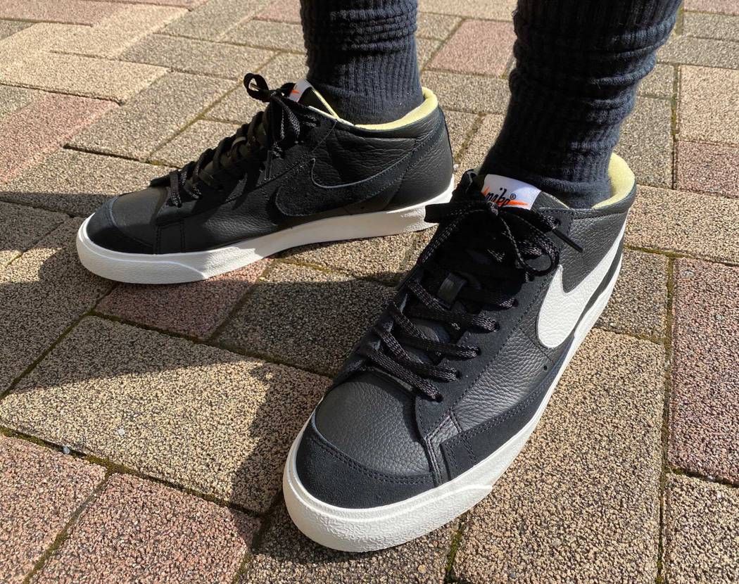 半端カットが気になってシンプルなカラーでオーダーしてみた。
思ったより質感も良