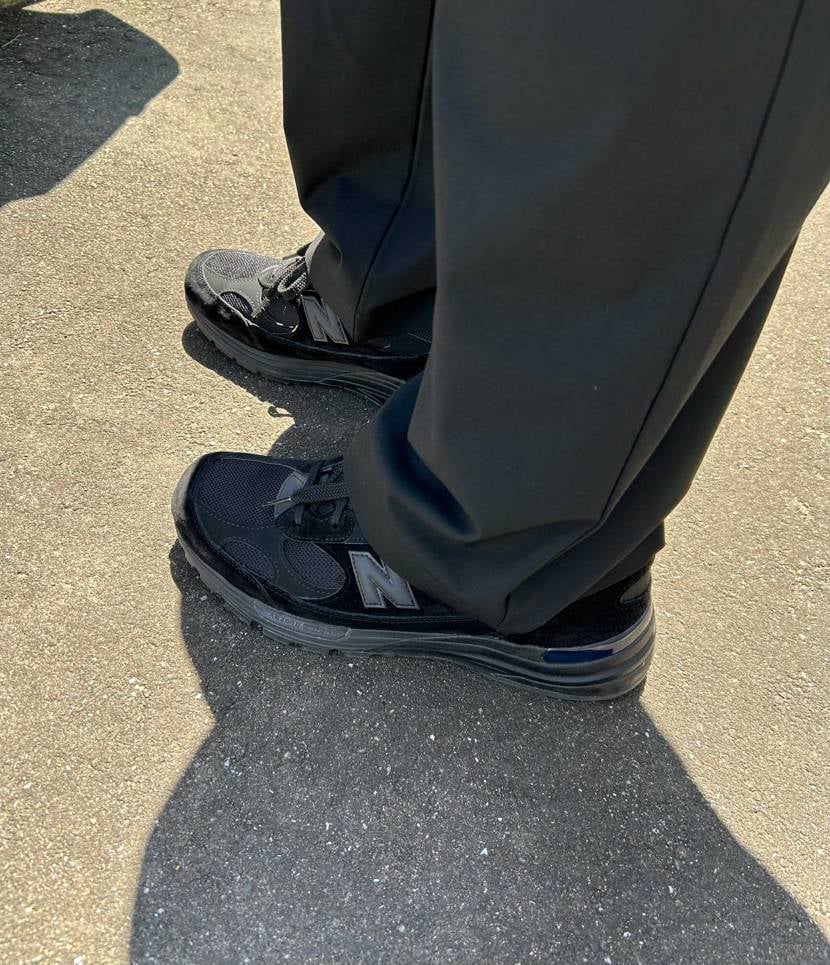 New Balance 992 "Triple Black"
暑いけど暑くない