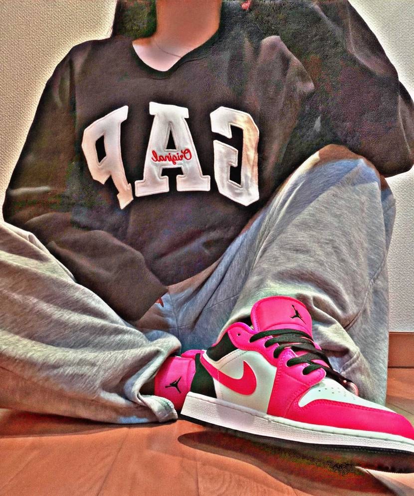 ナイキ GS エアジョーダン4 