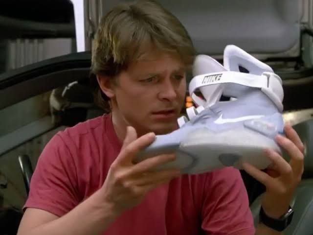 今日はair magの登場するバックトゥザフューチャー2の放送ですね