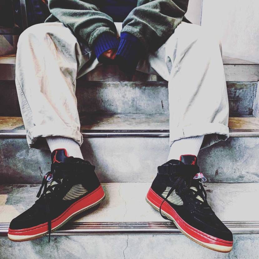 Aj5×AirForce Wormで7千円で衝動買い
ベルトの部分どっちがいい