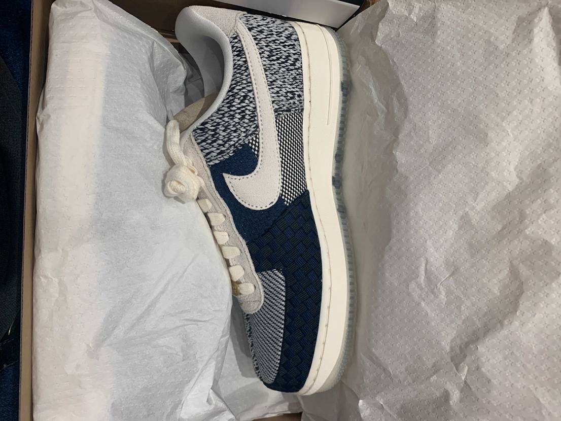 アトモスと.comで二足ゲットできました。
ありがとうございました