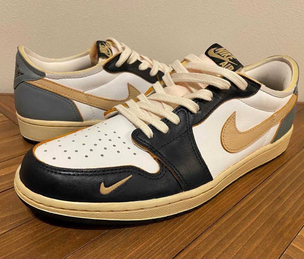 元の素材が普通のjordan1OGとはつま先のスウォッシュや履き口の切りっぱなし