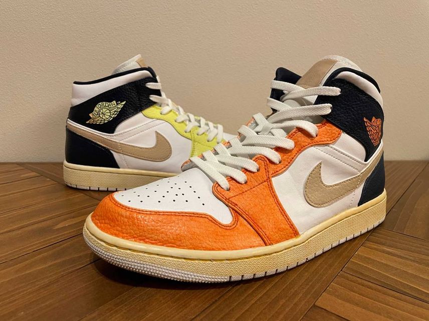 midには遊び心を
jordan1のmidは変化球が多いイメージがあるので