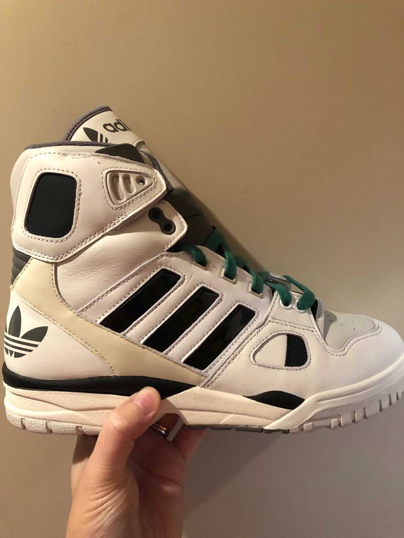 届きました。
カッコいいですよ。
関税ガッツリ取られましたが・・・
最近関