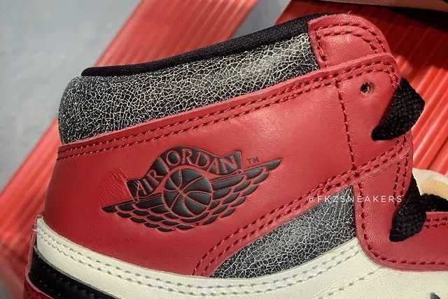 今年復刻予定のやつやけど、もうここの人達は返品するしかないデザインですね。残念