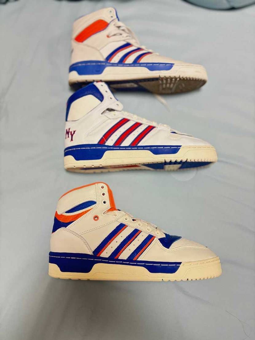 やっと届いたー。
しれっと海外のみで復刻されてた。
似て