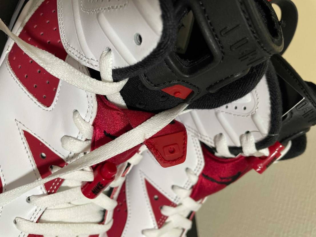 既出かもですが、、
ここ取れるんすね！？
初めて6買ったので、紐変えててめち