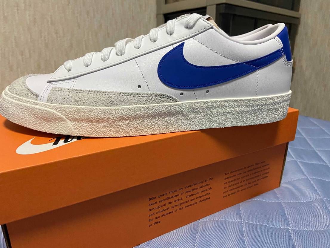 今日、N原にまだ入荷無かったからatmosで買ったけど、これは青好きの自分は買う