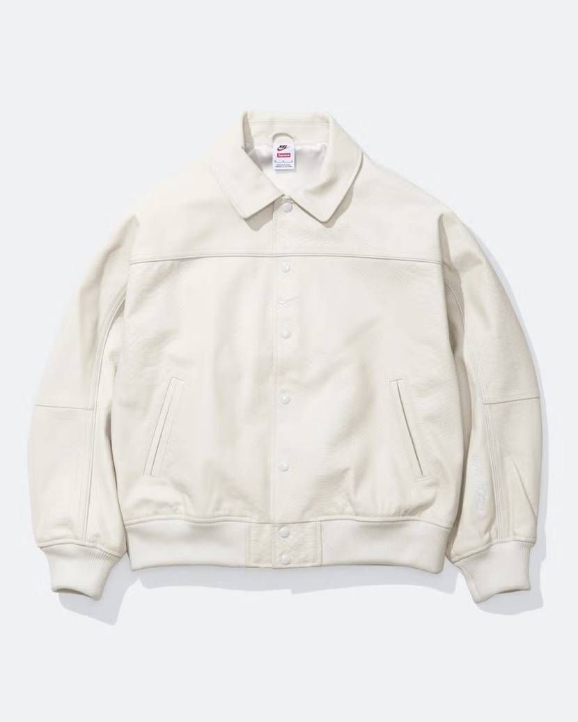 圧倒的にNIKEコラボはレザージャケット一択だわ
ま、絶対買えないだろうけど、