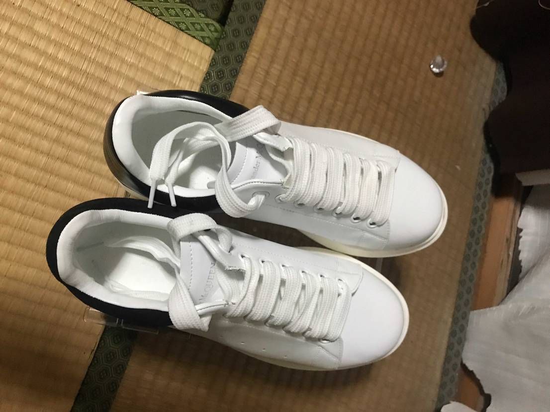 靴を1足購入しましたが、靴が多いので1足売りたいです。
私は一度外出していた