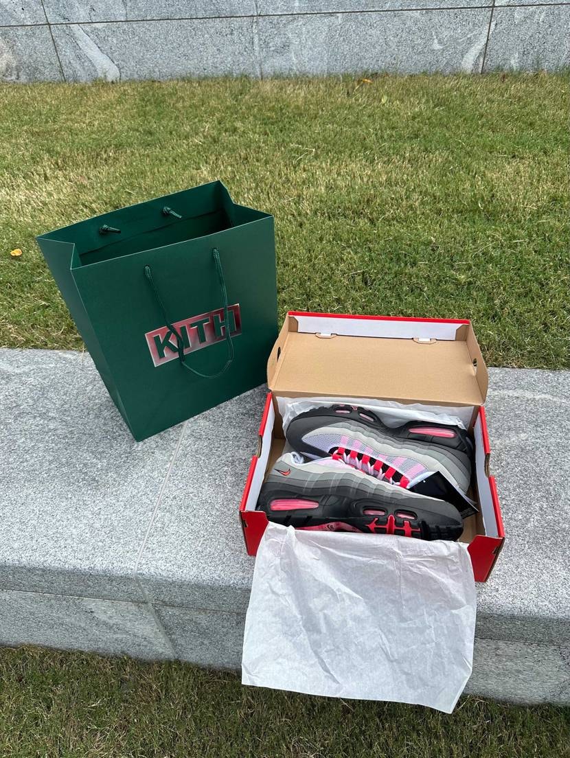 無事kithでゲット！
オンラインは全部ハズレました。