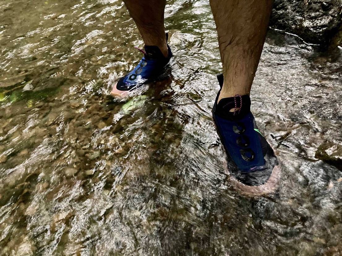 水の中で使ってみました!
水の中でも重さをあまり感じませんね!水の抵抗もそんな