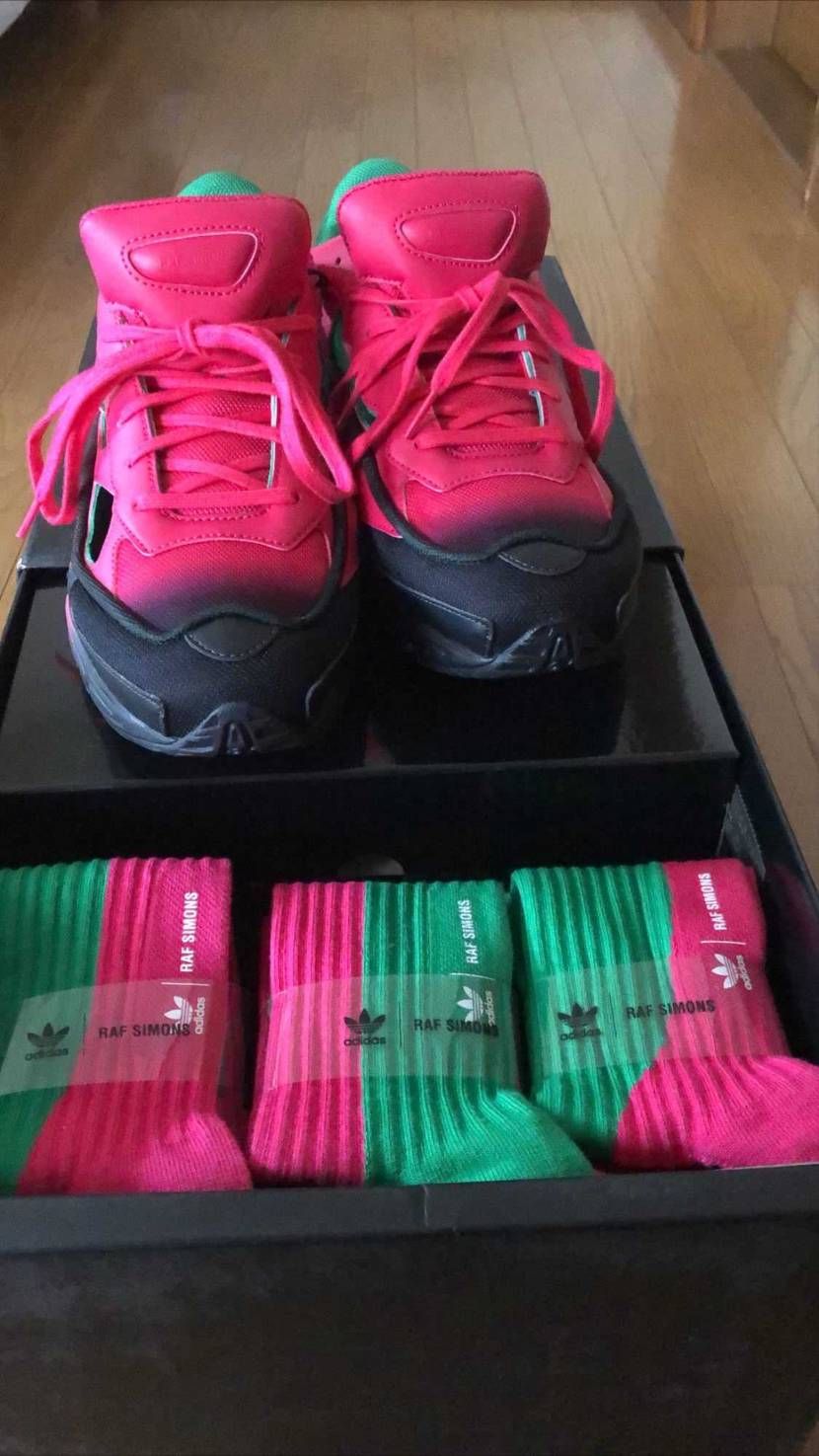 久々にadidas買ったなー