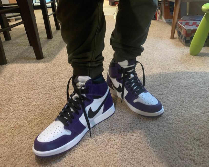 紐通し。やっぱり黒がシックで
似合うと思います♪