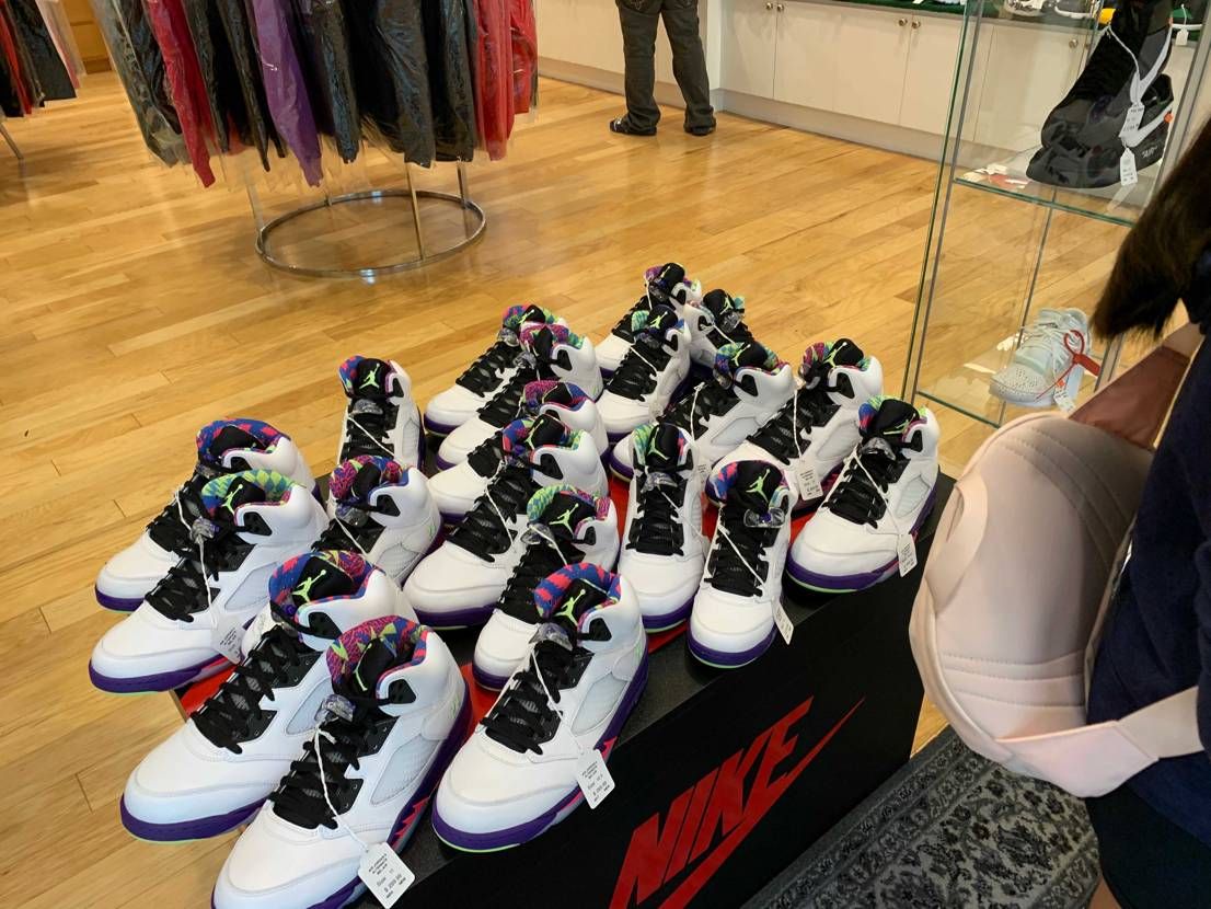 近所のモールにいつのまにやら凄いお店出来てたw

皆んなプラス100ドルから