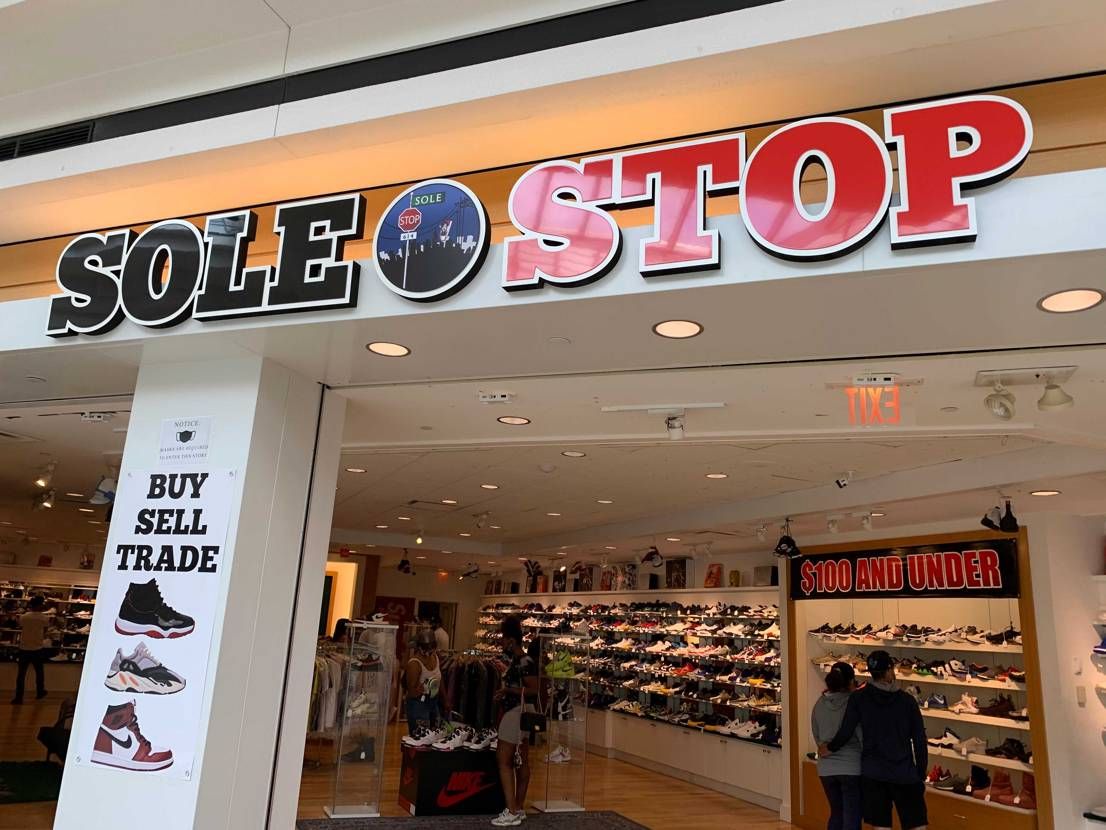 近所のモールにいつのまにやら凄いお店出来てたw

皆んな