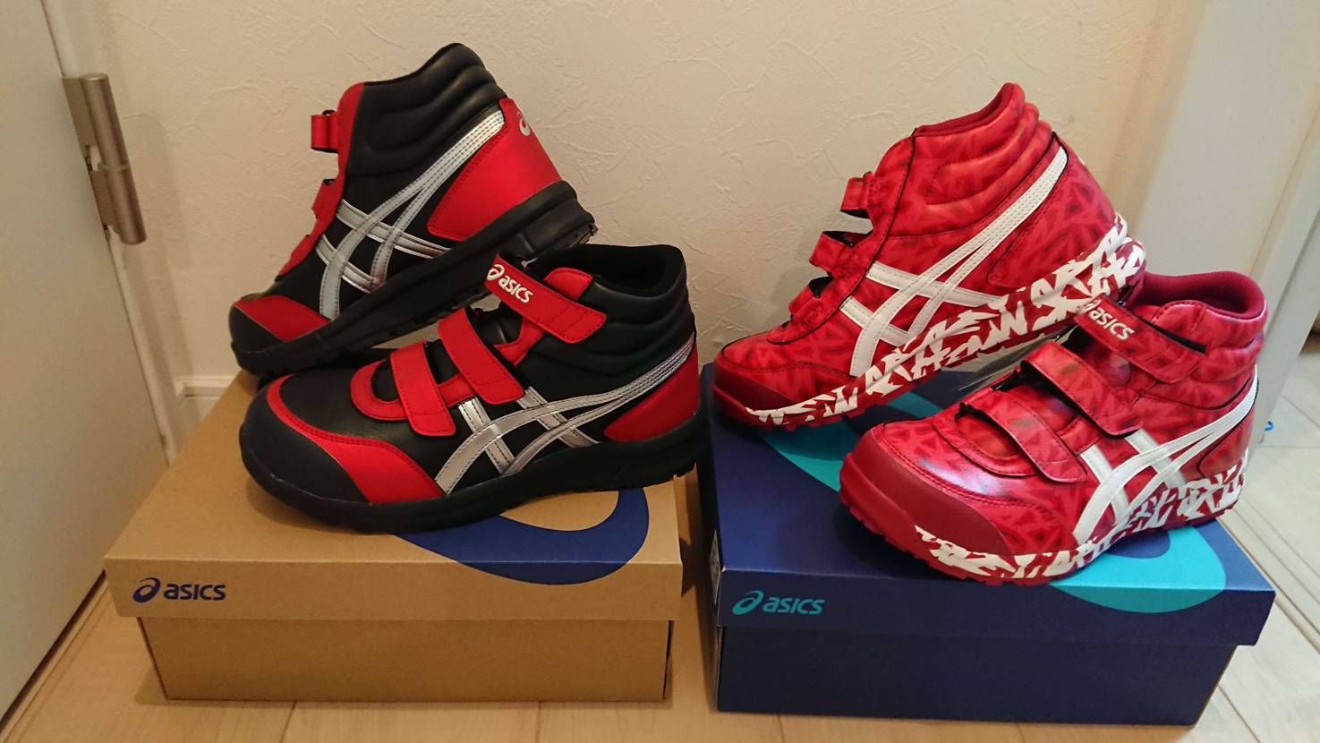 なんだかんだ言って１年間通してスニーカー履くより安全靴履くんだよなぁ💧仕事的に…