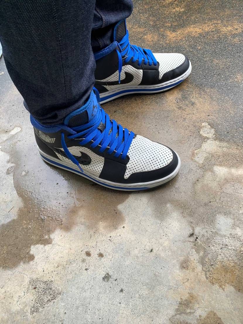 今日は少し肌寒いのでAIR JORDAN ALPHA 1をチョイス^ ^
20