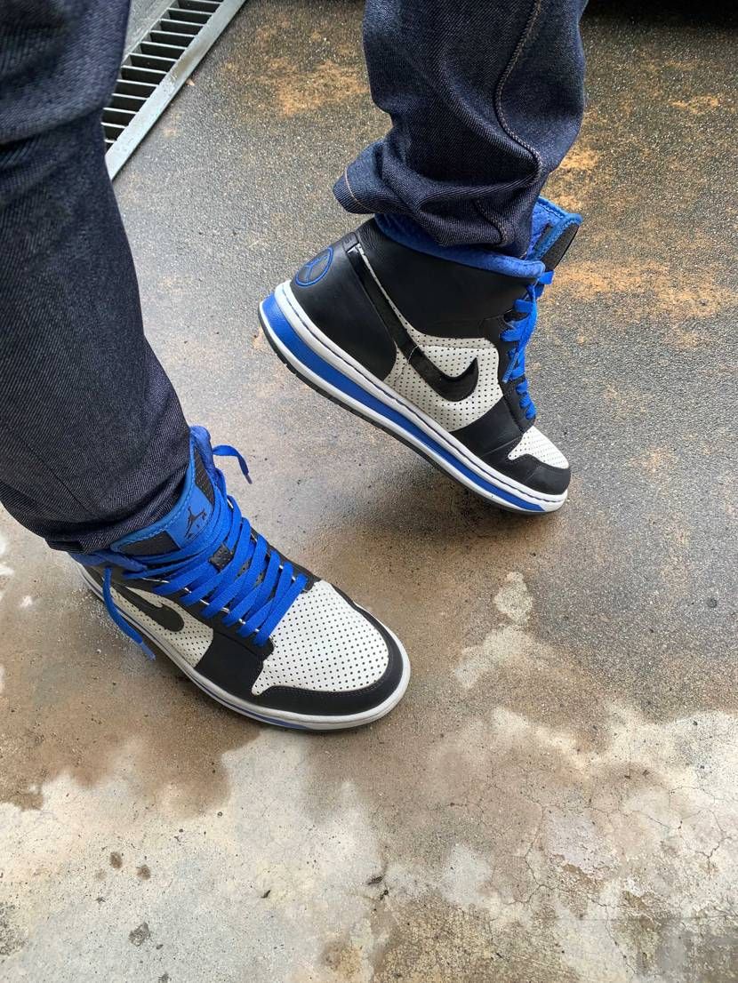 今日は少し肌寒いのでAIR JORDAN ALPHA 1をチ