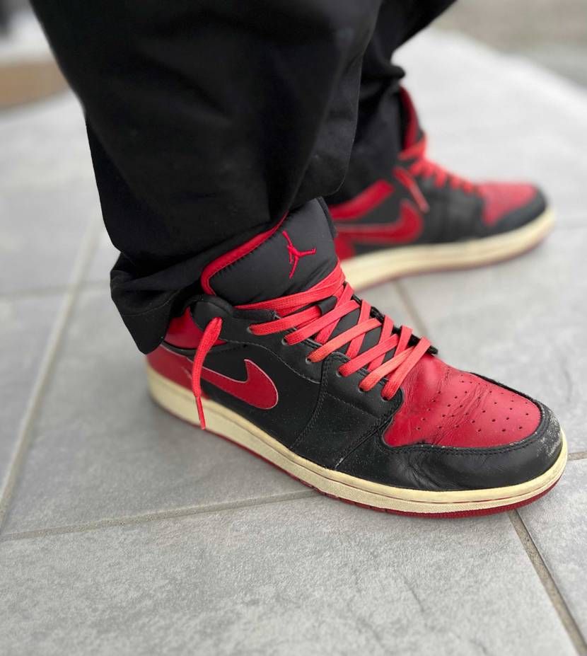 今日はAir Jordan 1 Phat Low Varsity Redを履いて