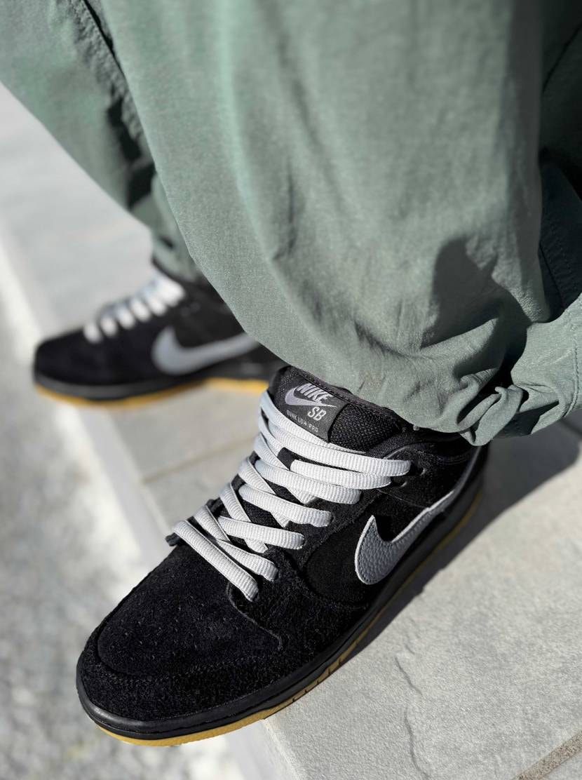 今日は昨晩保湿とブラッシングをしたフォグ🤩
ガムソールと黒のスエードのコンビが