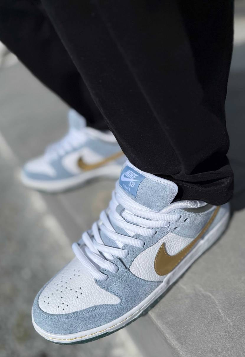 こんにちは😃
今日は晴れて天気良いすね☀️
そんな足元はやっと初履きのショー