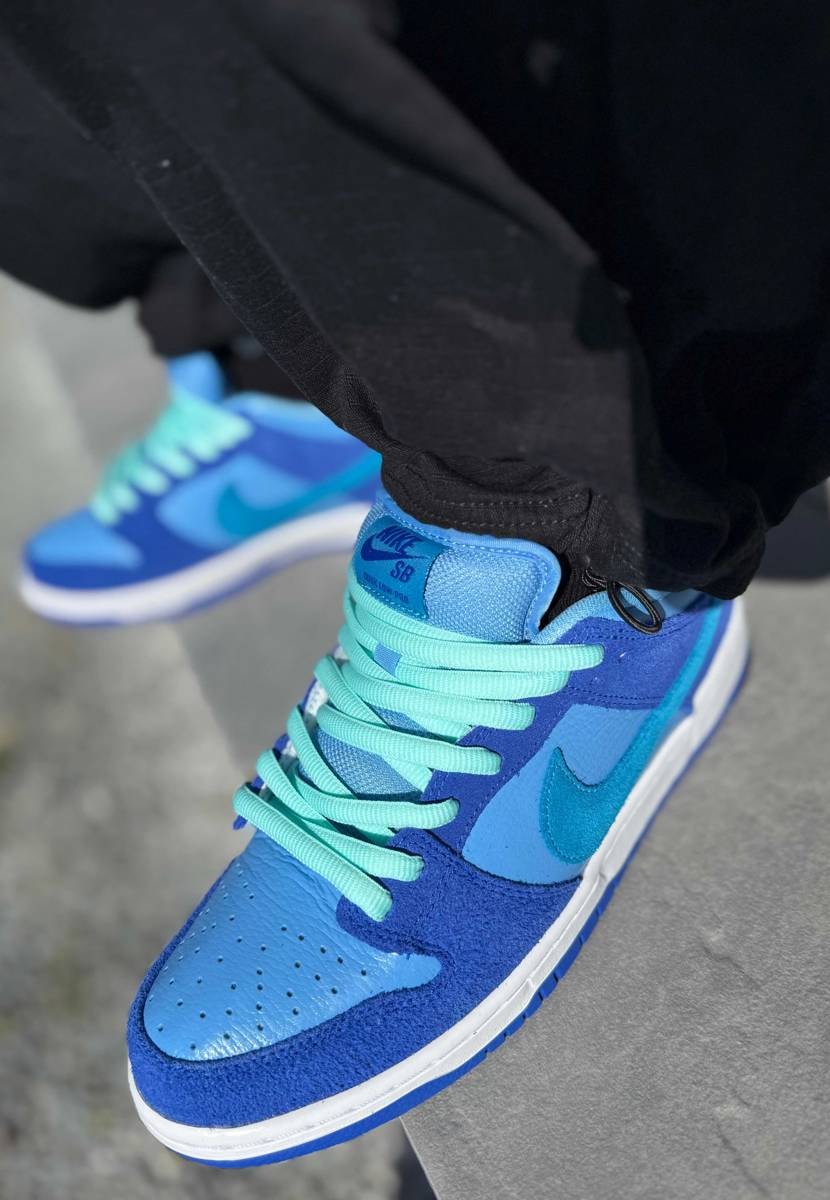 こんにちは〜🙌
今日も良い天気で寒い冬が終わりを告げるような感じでアウターを着