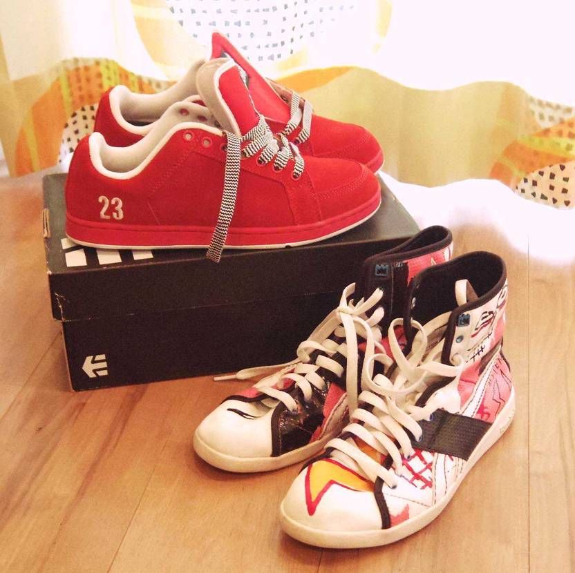 yeezy祭り中に失礼します🙇‍♂️
世界の果てから待ちに待ったスニーカーが到