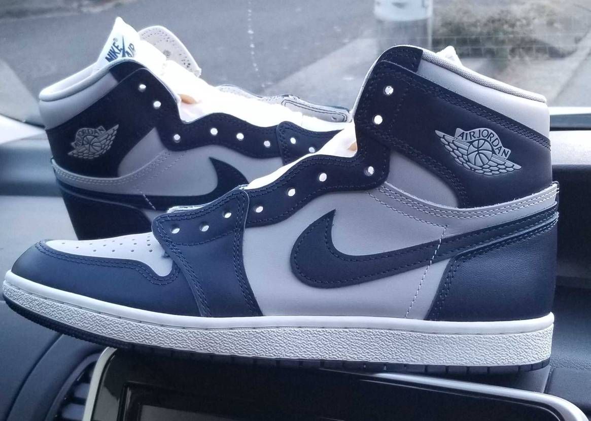 ついに85を買ってしまった‼️やはりこのカラーがいちばん好き👟