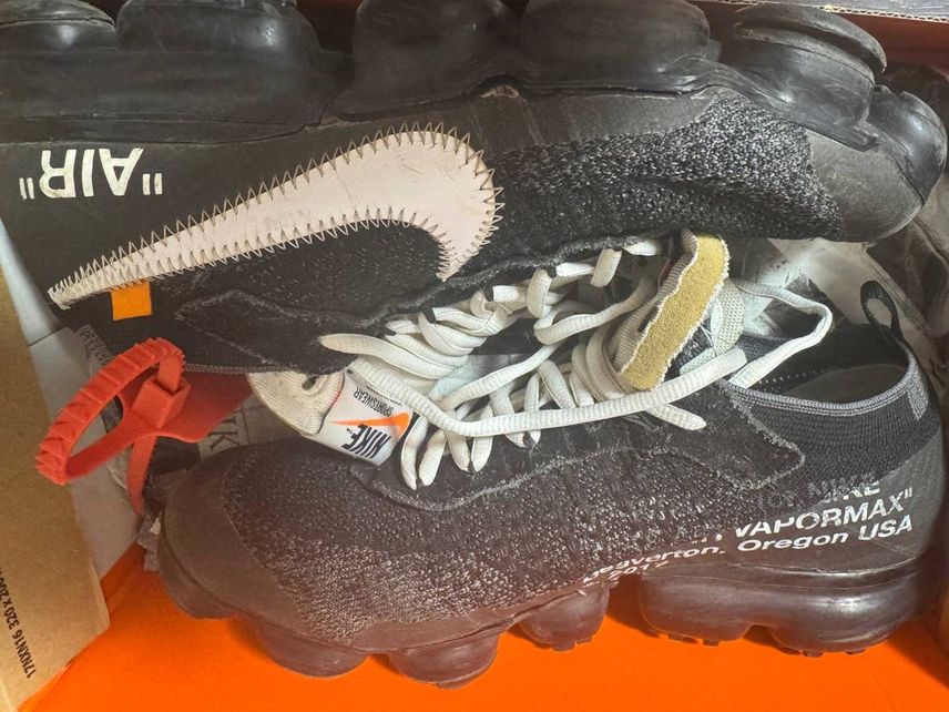 買っちまっただぁ〜!
vapormax最近見ないしちょっと古くなってきてるのか