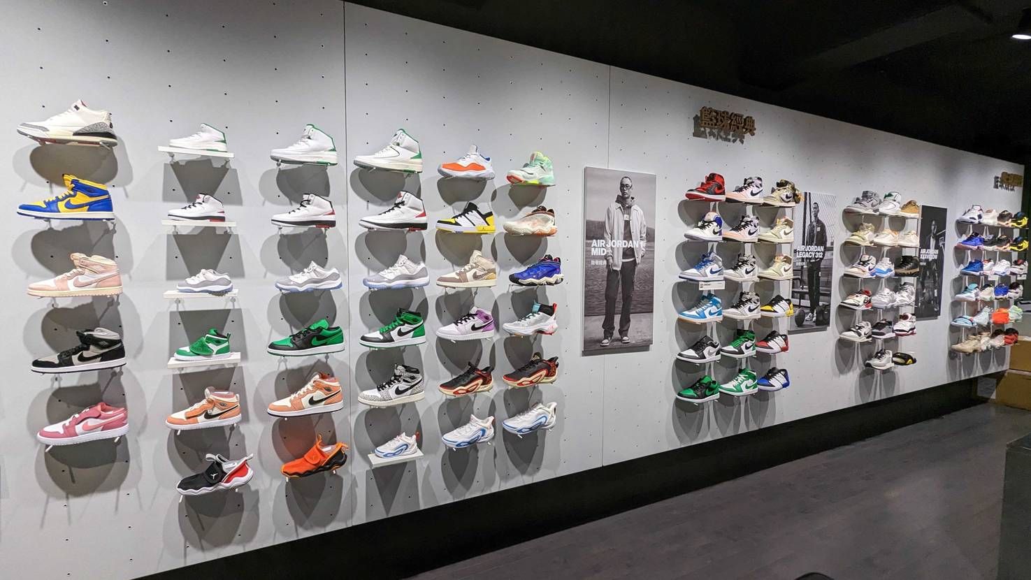 台湾のJordan Store

日本では完売で買えなかったモデルも普通に在