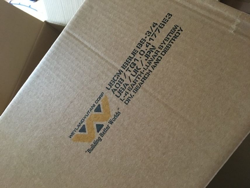 U.S.C.M. バグスタンパーやっと届いた!!
内箱のマークの部分は潰れて残
