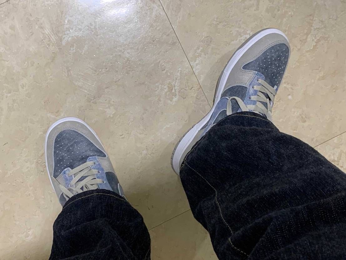 本日は2003年製のDUNK LOW (LTD)を初おろし。
かすれたカラーが
