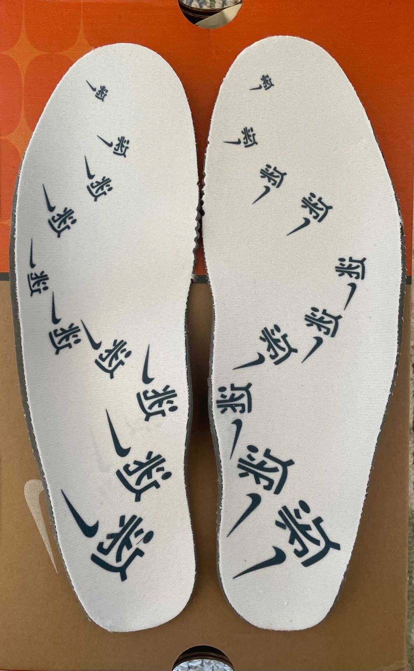 汚いスニーカーでスミマセン🙇‍♂️
ハラチの復刻があるみた