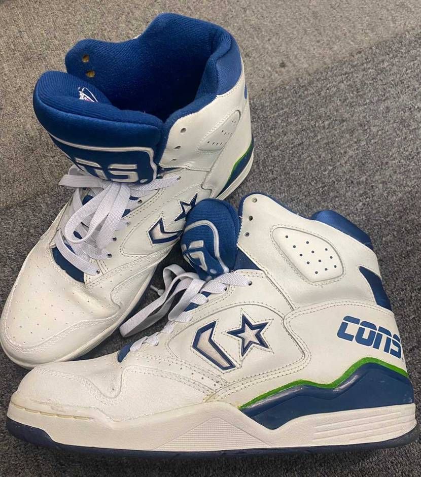 本日は、COMVERSE CONS PRO-SHOT HI 
2090円で買い
