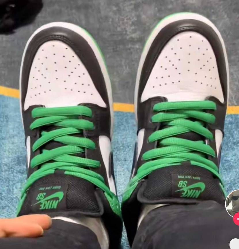 これらの靴の名前を教えてくれますか？ありがとうございました！！