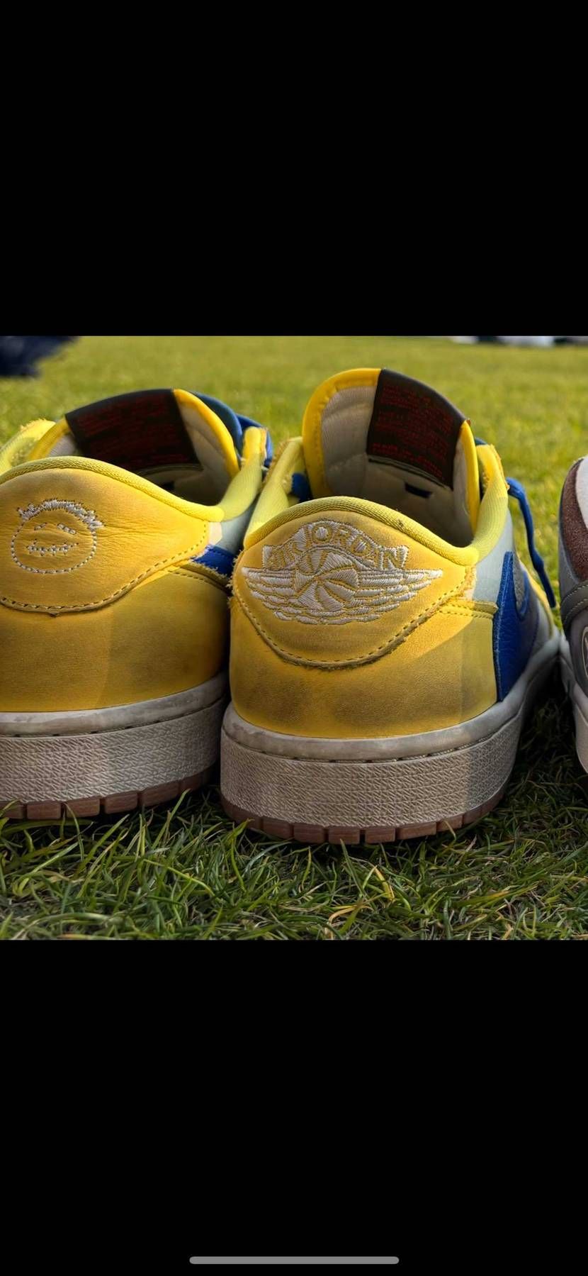 写真みたいにめちゃめちゃ踵汚れてるんですがこれを綺麗にする方法あったりしますか？