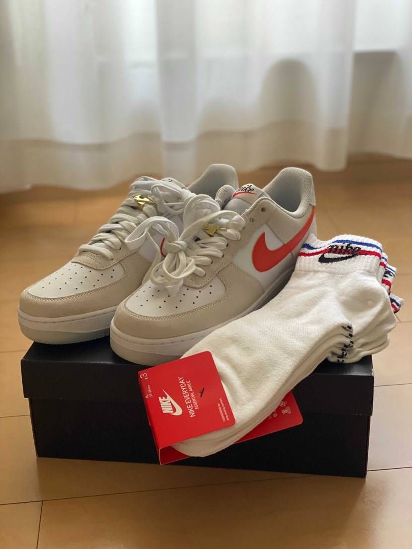 こちらのAir Force 1 二重紐となっており一目見て買わない選択肢がありま