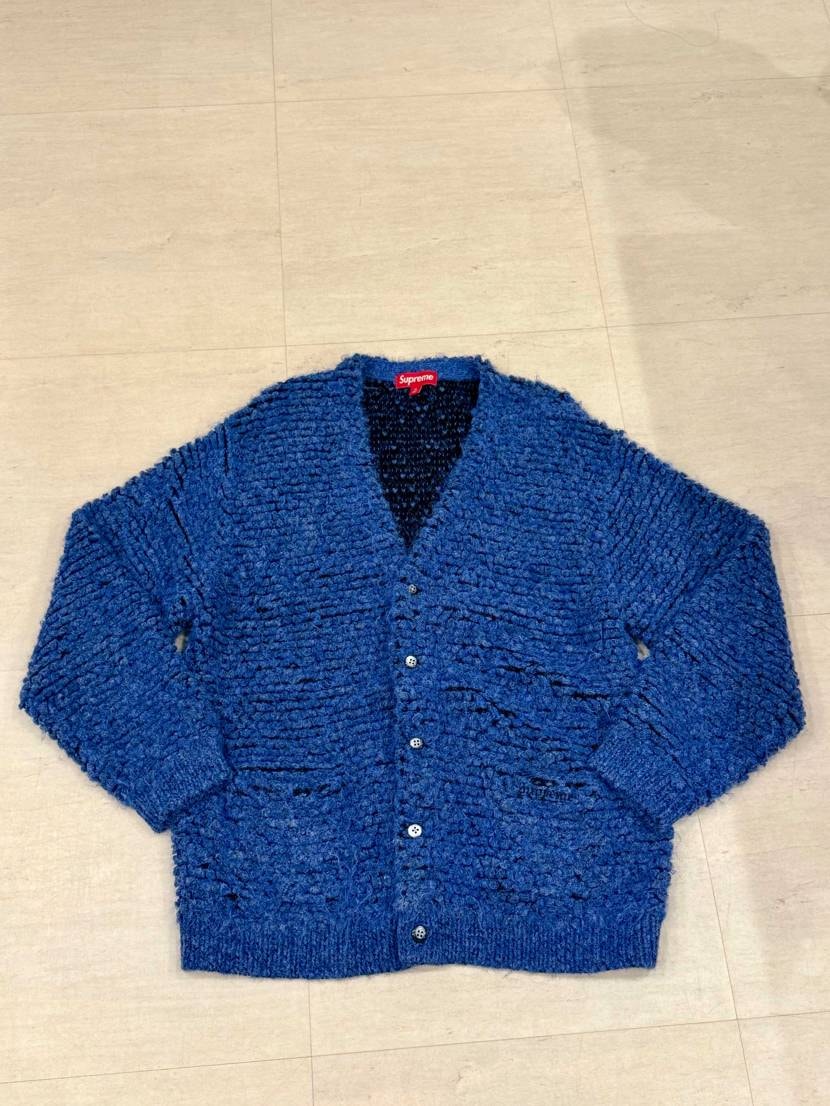 supremeカーディガン
XL 出品しております

