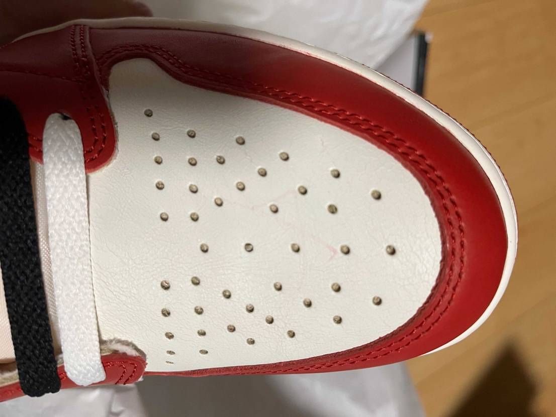 やっと届いた憧れのシカゴ、箱開けて感動してたら
それはないよマジでNIKEさん