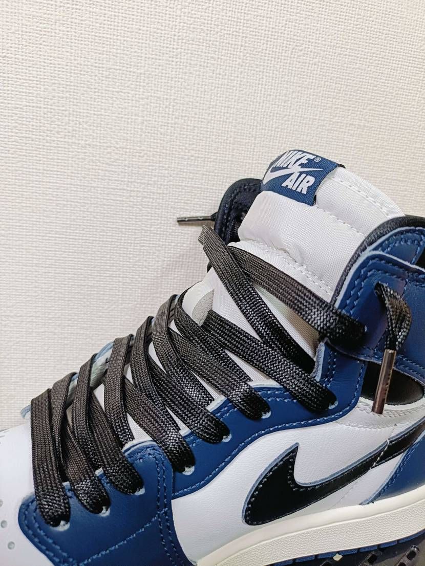 久しぶりにAJ1 High買ったけど、AJ1 High のシュータンの紐通す所(
