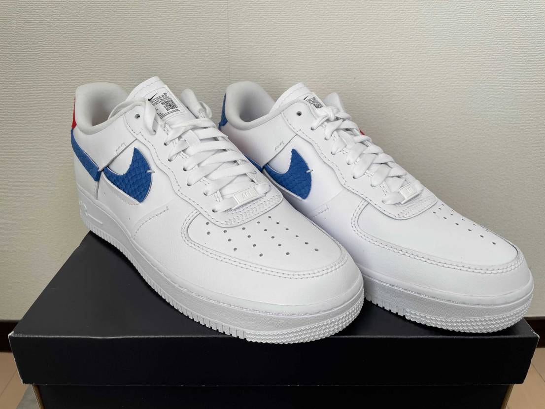 本日、海外にて購入した二足が到着しました。
二足とも実物は、良きデザインです😁