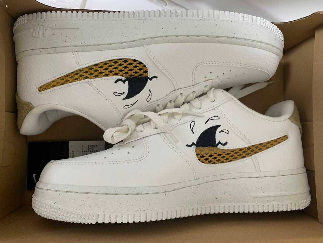 NIKE.COMにて30offセールで買ったんだけど紙もなくこの状態で入ってたん