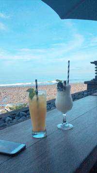 オフホワイト ナイキ エアフォース1 ユニバーシティゴールド のコーデ 口コミ投稿 蛍光色はヤンキーみた Byじじいはちね スニーカーダンク