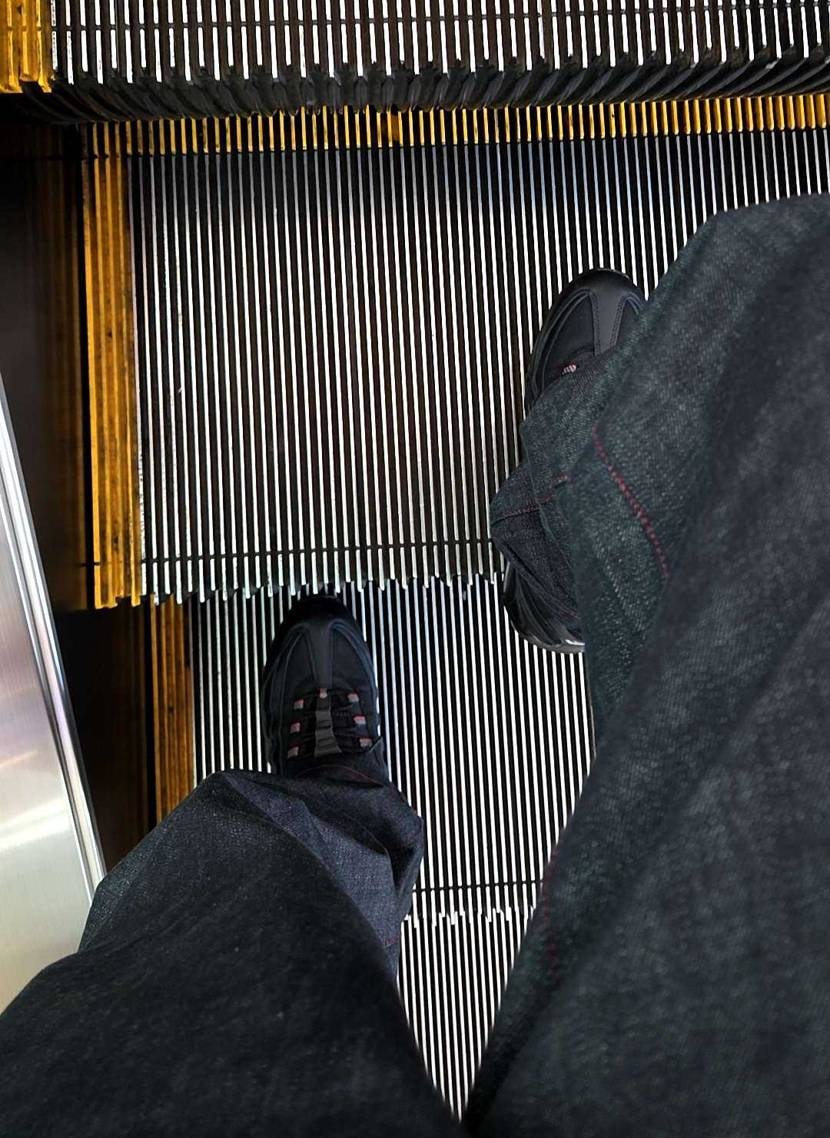 うめしゃん

渋滞緩和しましたよ😎この人気の無いスニーカーを知ってる人います