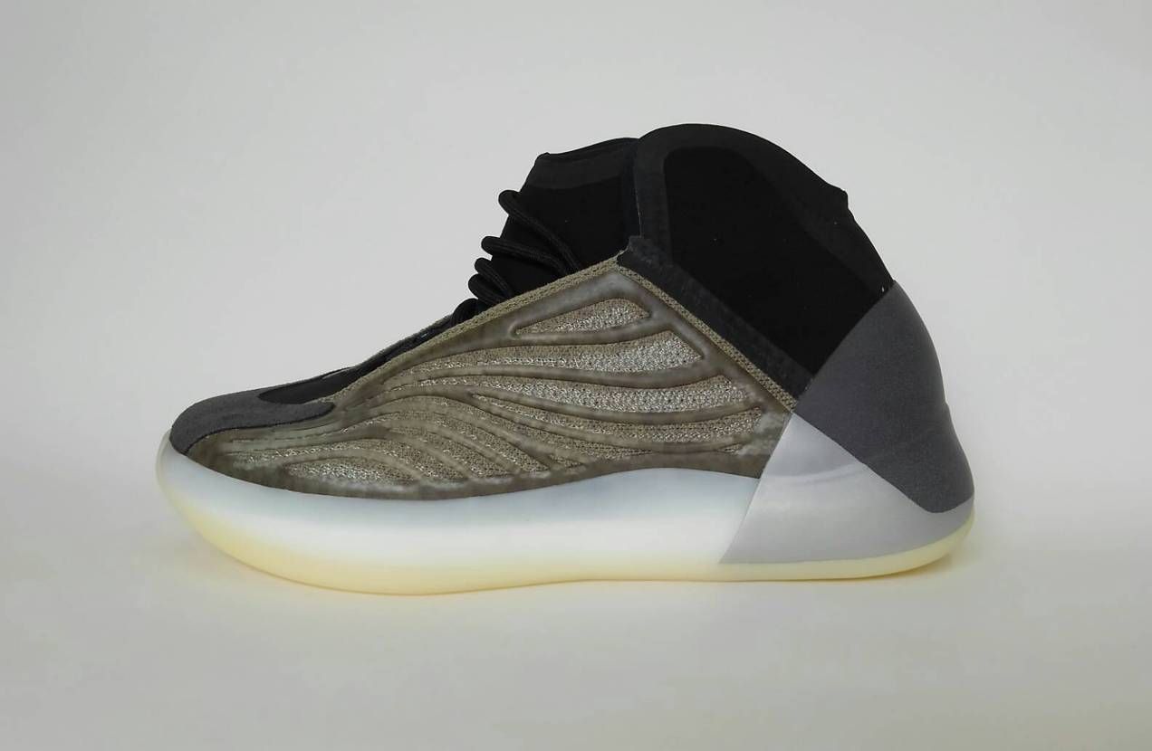 Adidas Yeezy Quantum Barium
独特のデザインがカッコい