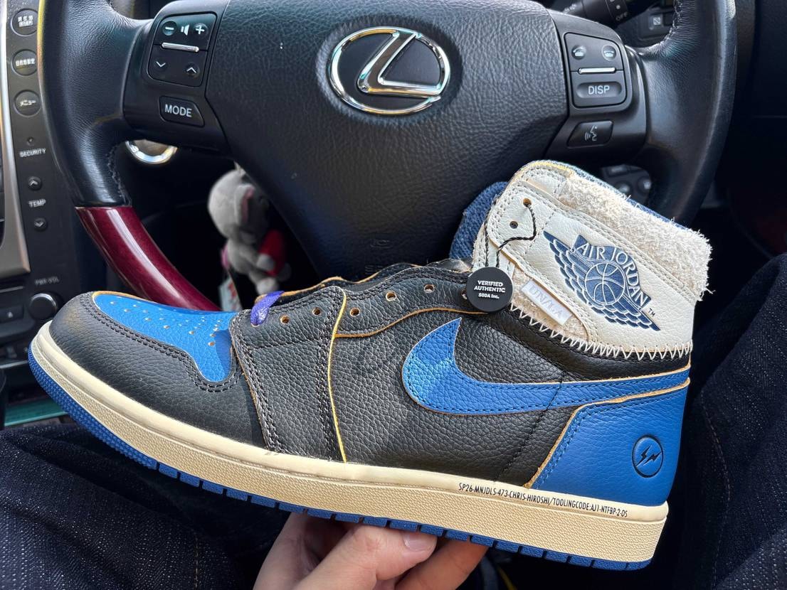 29cmほぼ底値で買えて発送期限ギリギリに通知来たから空売りか？と思ったけど無事